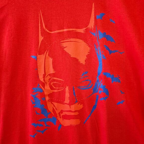 Batman Graphic Red Short Sleeve Shirt Size Large - Picture 2 of 6